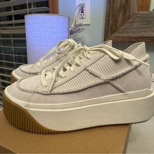 UGG Off-White Platform Sneakers